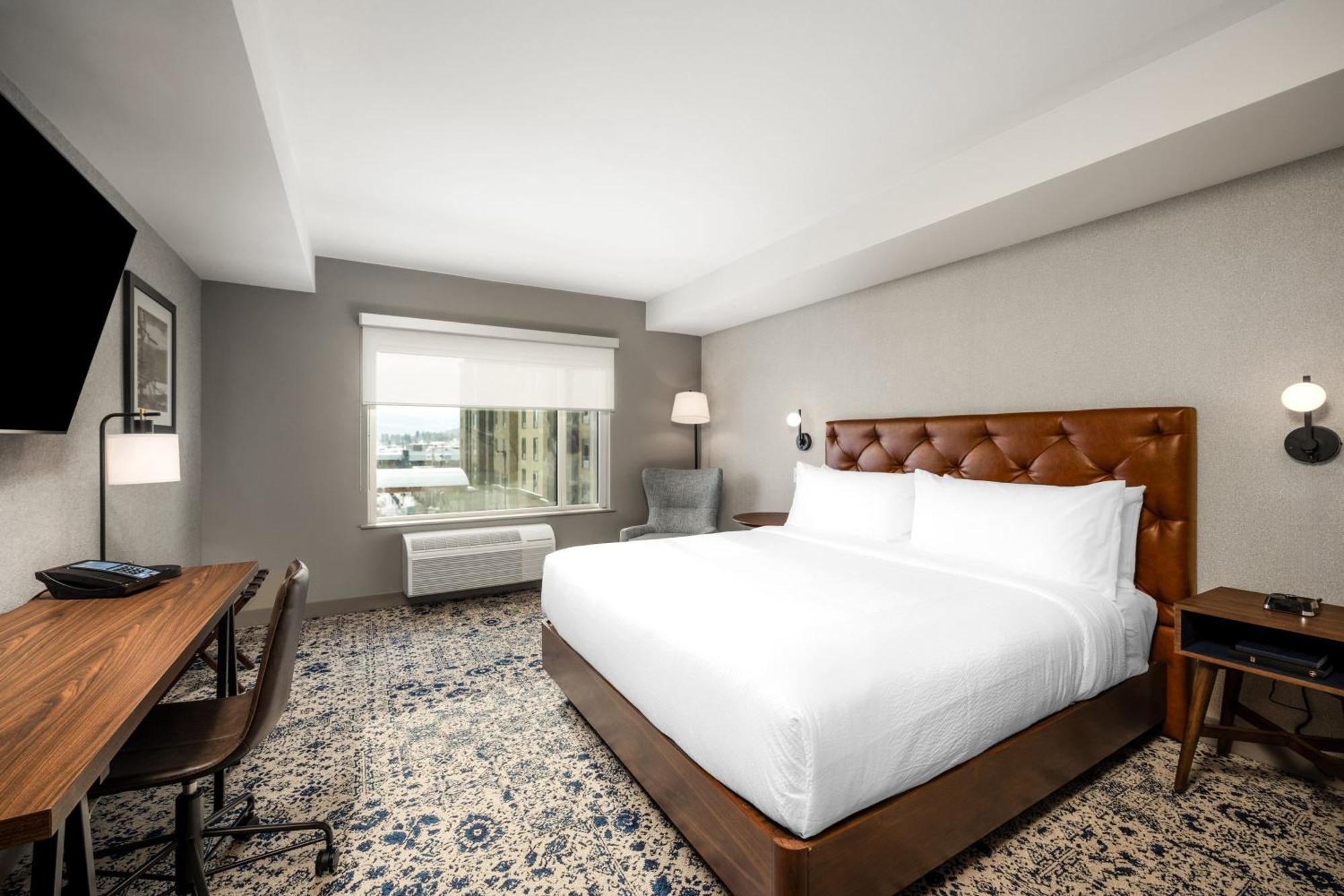 โฟร์ พอยต์ส บาย เชอราตัน เคโลวนา แอร์พอร์ต Hotel เคโลว์นา ภายนอก รูปภาพ
