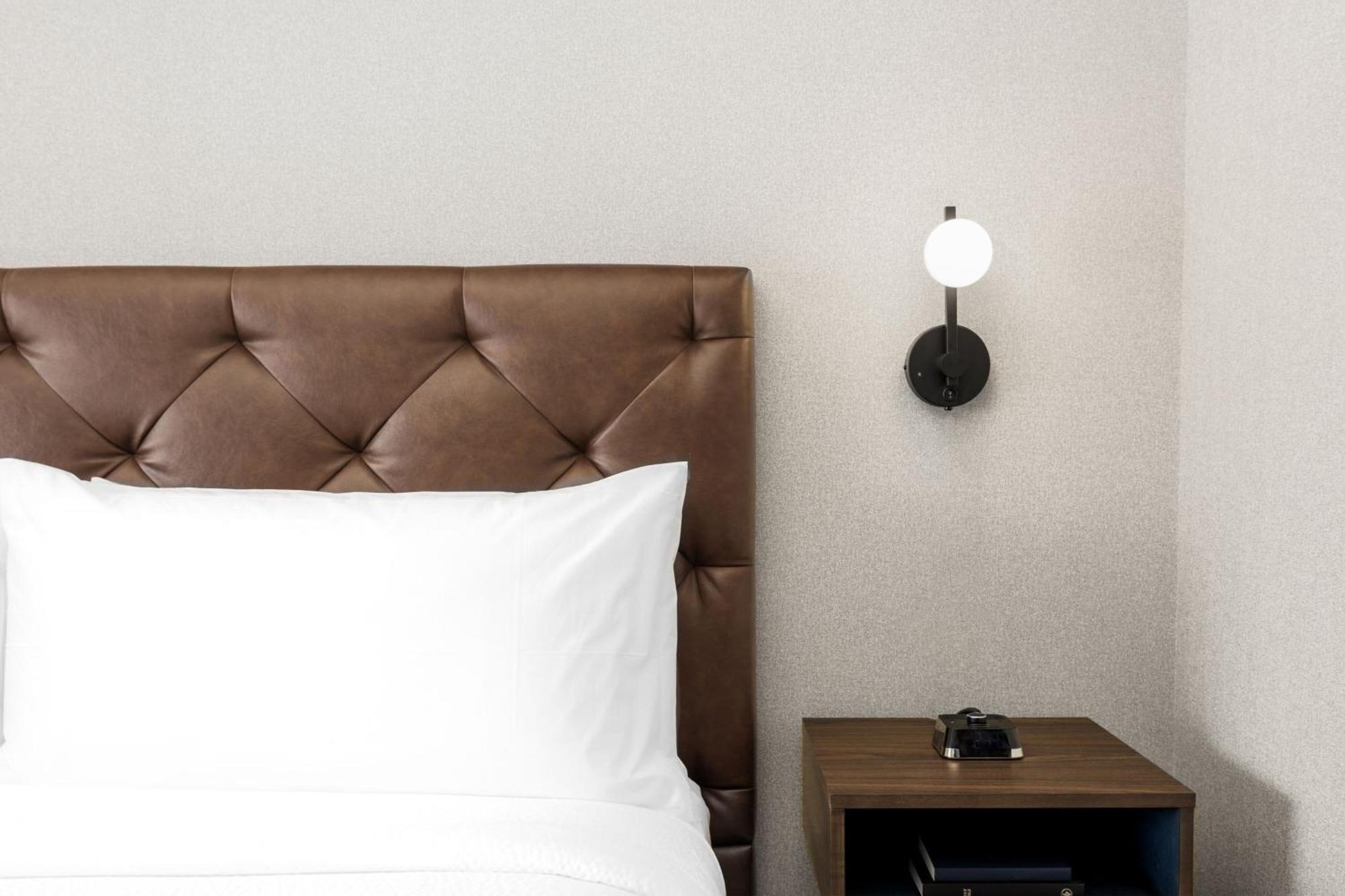 โฟร์ พอยต์ส บาย เชอราตัน เคโลวนา แอร์พอร์ต Hotel เคโลว์นา ภายนอก รูปภาพ